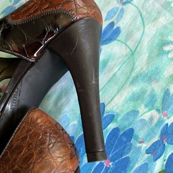 Stuart Weitzman Mixed Leather Tuxedo Lace Up Heels - 8 M (?) - Picture 6 of 16